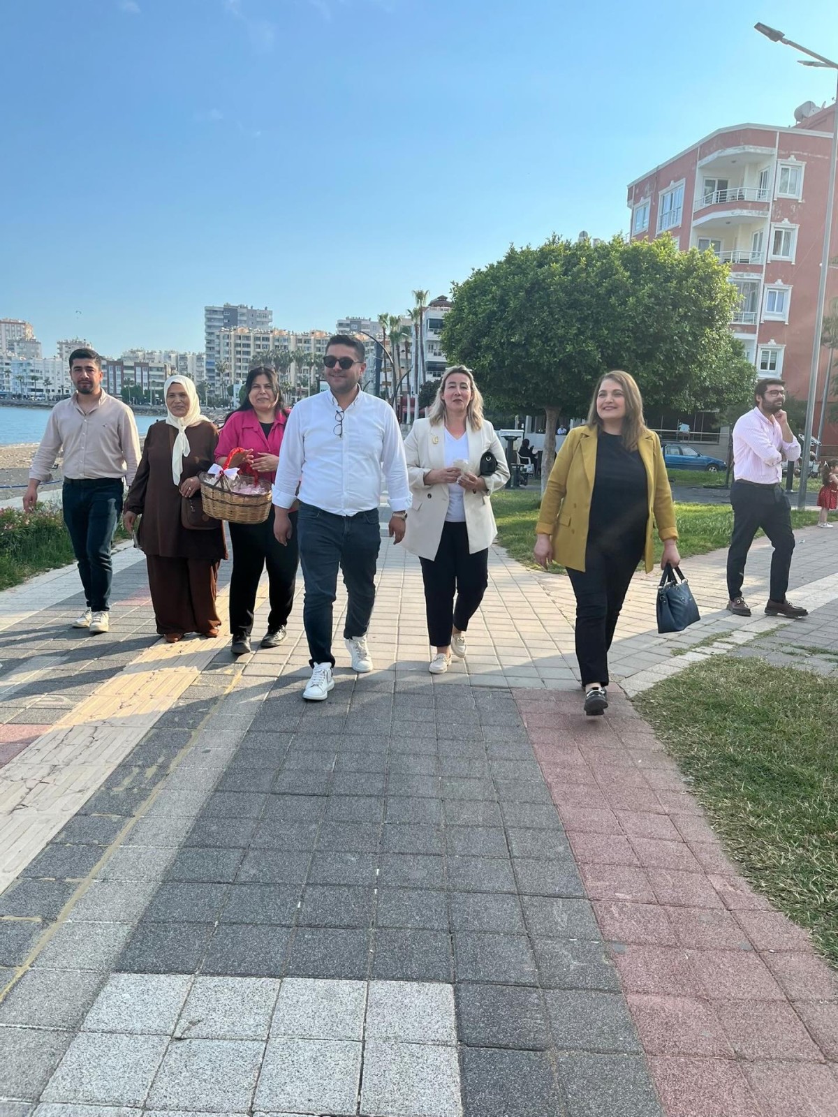 Başkan Öz. “Annelerimiz bir gün değil, her gün başımızın tacı”