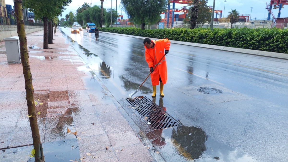 MERSİN Büyükşehir Ve Meski ‘Kriz Masası’ İle Yağmurun Olası Olumsuzluklarına Karşı Teyakkuzda