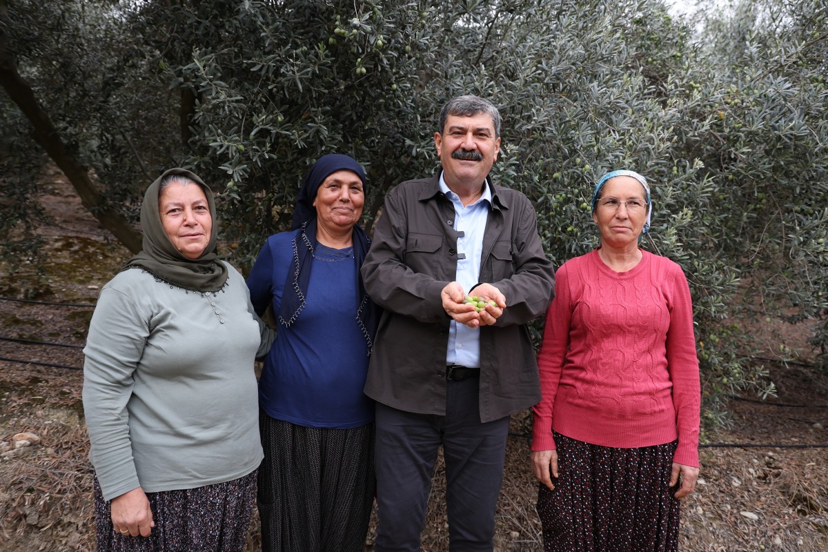 Başkan Yıldız, Kadın Çiftçilerle Tarlada Buluştu