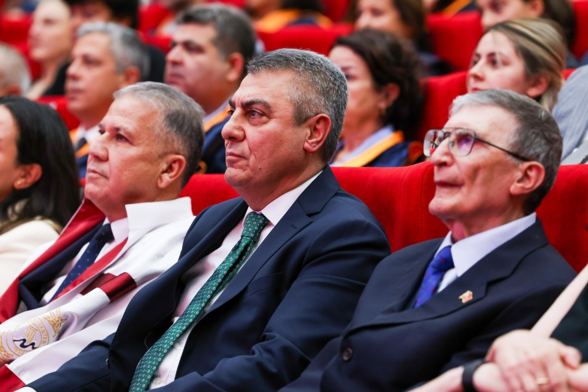 Vali Toros,  “Mersin Üniversitesi Akademik Yılı Açılış Töreni”ne katıldı.