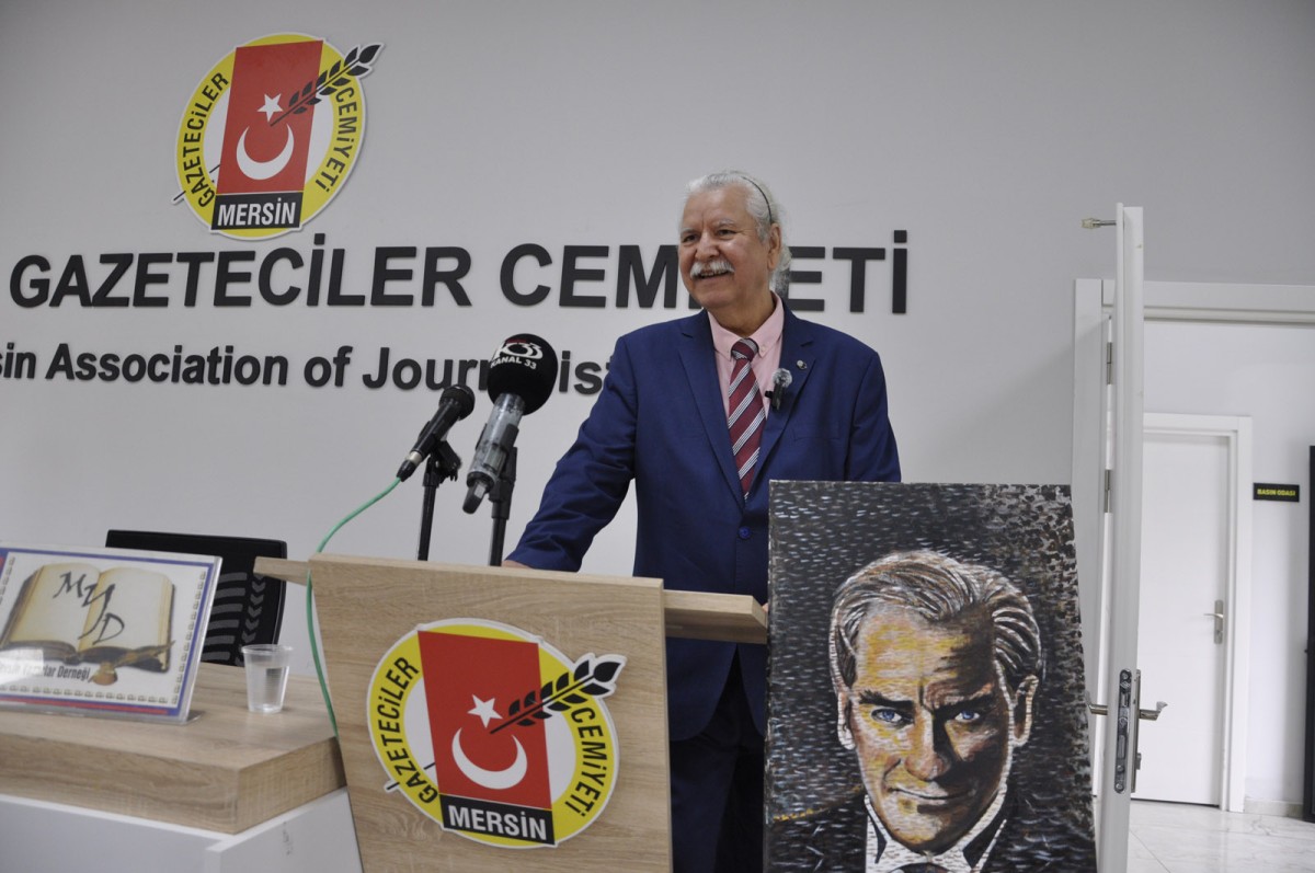 Mersin Yazarlar Derneği, 29 Ekim Cumhuriyet Bayramını coşku ile kutladı.